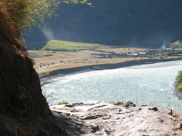 A partir de Chiamje, la valle s'largit