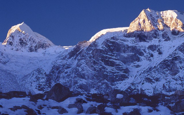 versant nord du Larkya peak